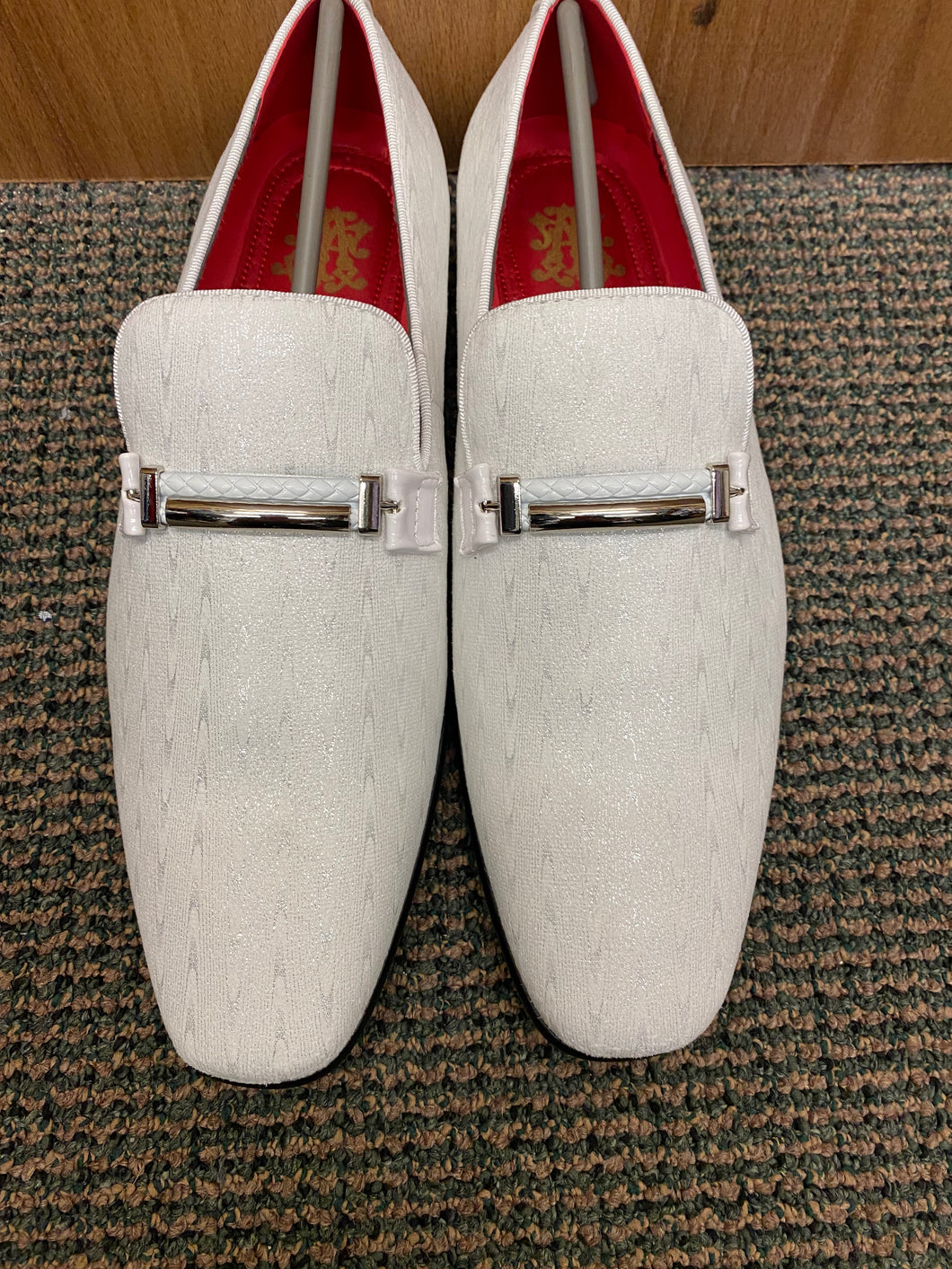 red bottom dress shoes